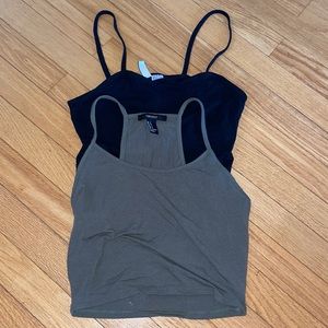 2 crop top camis black and army green
